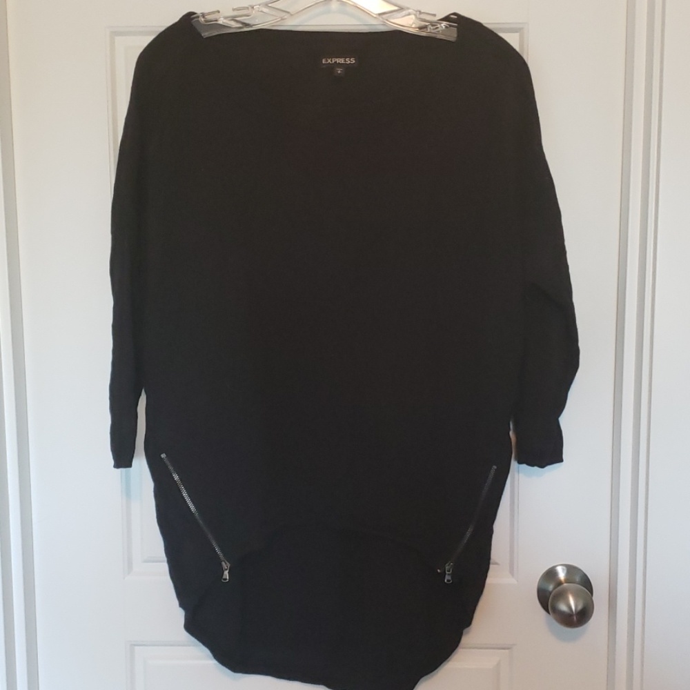 Gently worn Express scoopneck tunic sweater